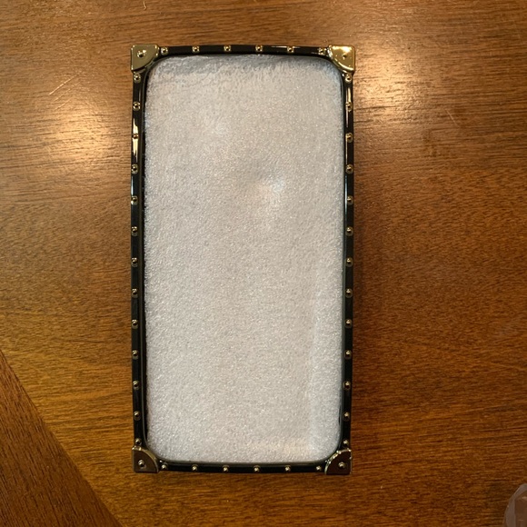 *LAST ONE* Trunk Style iPhone 11 Pro Case - Picture 5 of 9